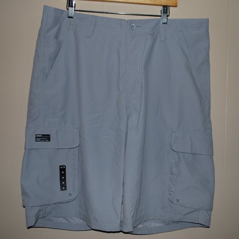NIW Oakley Shorts Size 38 Waist